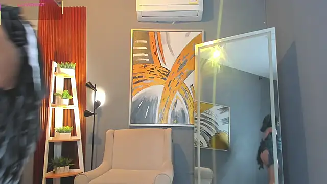 cailing  online show from April 13, 11:11 am