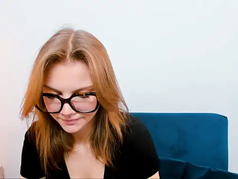 StormiSmooth online show from February 28, 7:08 am