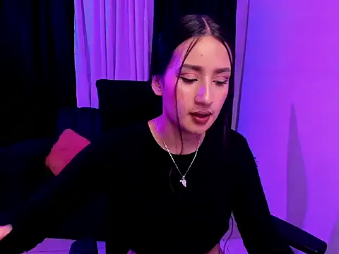 ginebrapurple online show from April 15, 5:02 pm