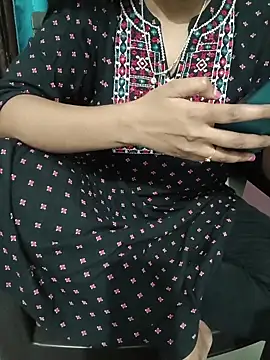 Queenlipx online show from March 16, 3:05 pm