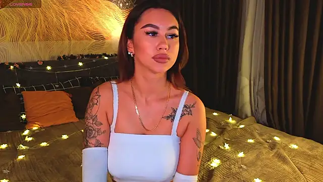 JulyMilky online show from March 14, 5:47 pm