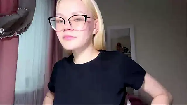 MiaCashe online show from April 10, 2:56 pm