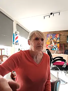 Heidiblueeyes online show from March 6, 11:38 am