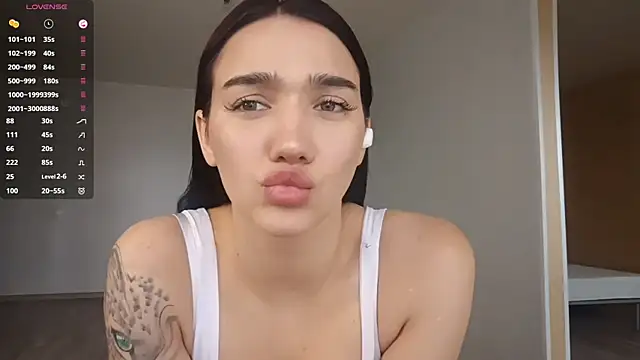 GilberteBauch online show from April 16, 9:14 pm