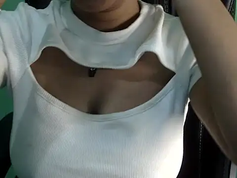 cute momo love online show from April 25, 8:06 am