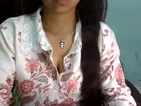 cute momo love online show from March 26, 6:26 am