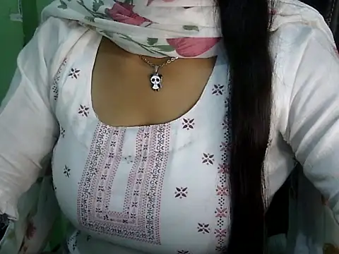 cute momo love online show from March 18, 5:12 am