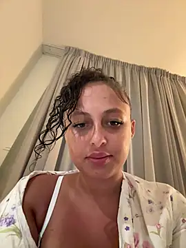 mayawesttt online show from June 7, 9:43 pm