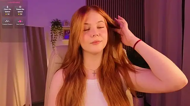 Elle Funning online show from April 5, 4:00 am