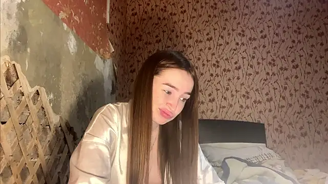 Hanna  Montanna online show from April 6, 3:57 pm