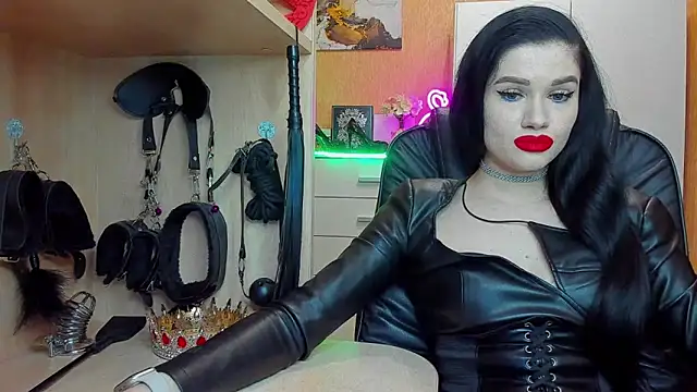 KristiTopxx online show from April 13, 6:09 pm