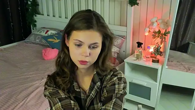 EarthaLevra online show from March 1, 7:35 pm