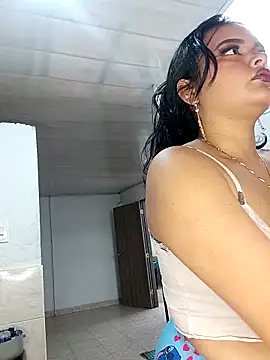 Emily Rouse23 online show from March 27, 10:32 pm