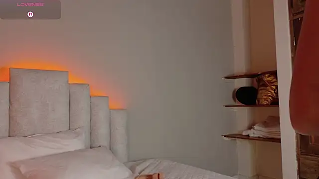 BeckaBlue online show from March 28, 1:21 pm