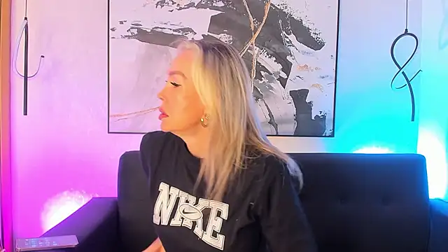 SophiMarin online show from March 12, 12:30 pm