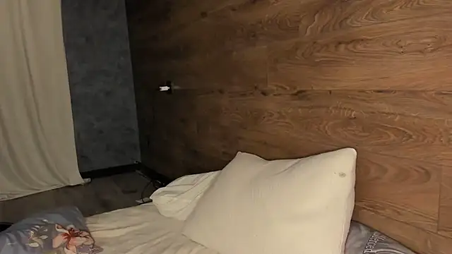 AmmyLuu online show from April 26, 3:54 pm