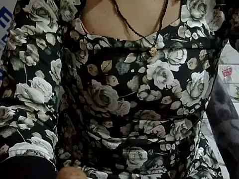 HOTY SAPNA02sCyOz9QcTD online show from May 26, 12:37 pm