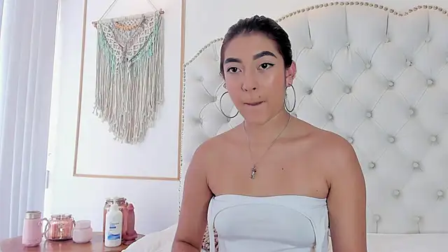 Sara funy online show from February 28, 5:23 pm