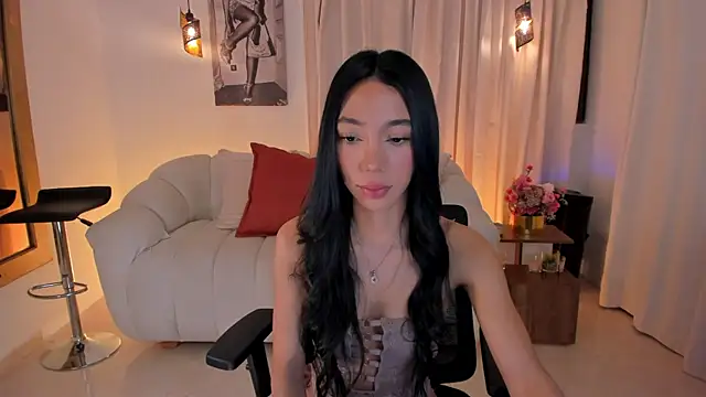 IsabellaLux  online show from April 15, 5:13 pm