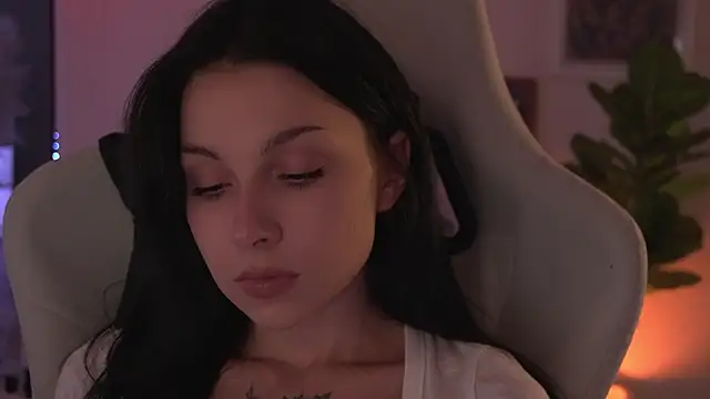 Akaruiiii online show from April 7, 3:36 pm