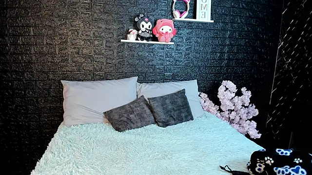 NicoleeDemara online show from March 16, 11:41 pm