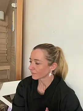 FitAnna online show from February 28, 4:39 pm