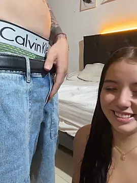 sarah and taylor online show from April 10, 6:03 pm