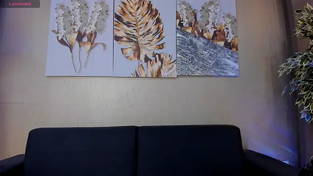 ValentinaaMilan online show from April 21, 4:52 am