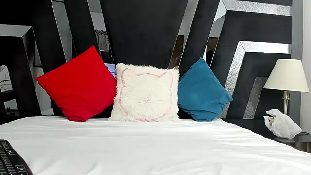 Nikol Lopez  online show from April 14, 11:32 am