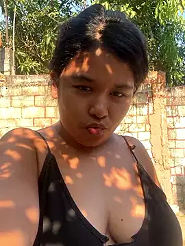 emi li82 online show from April 7, 10:34 pm