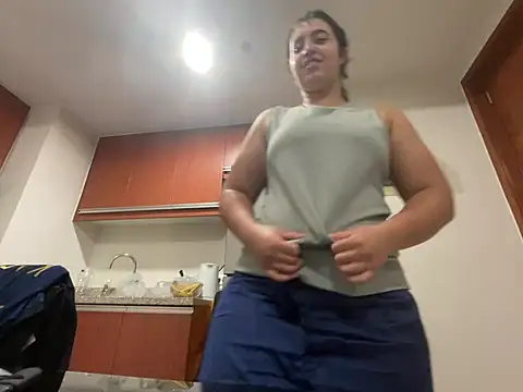 yassiestar online show from March 25, 5:05 pm