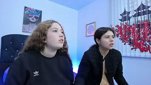 valeria and zoe online show from March 5, 3:30 pm