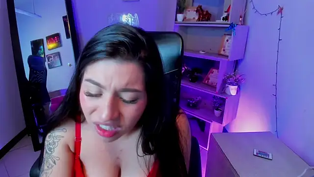 VeronicaCream  online show from March 9, 3:21 am