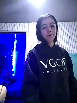 SAMY AND ARI online show from April 9, 10:09 am