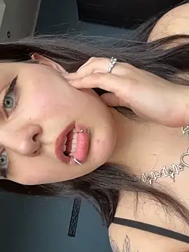 Emily Chewits online show from March 4, 12:34 pm