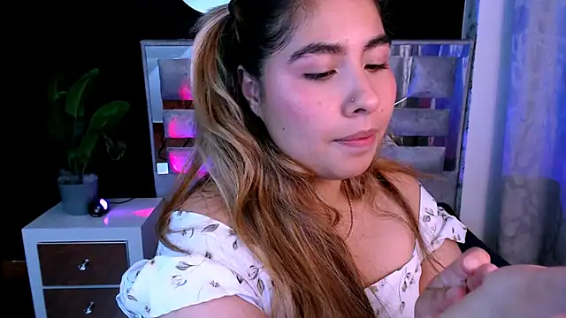 Sofiazaf  online show from April 18, 2:52 pm