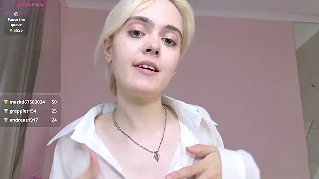 Bambi Bloom online show from March 29, 9:19 am