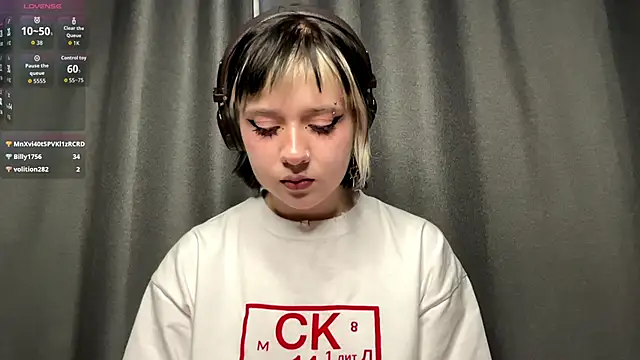 AueshaSimon online show from March 16, 9:02 am