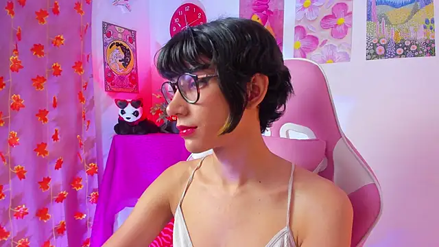 Madeline 21 online show from March 12, 5:32 am