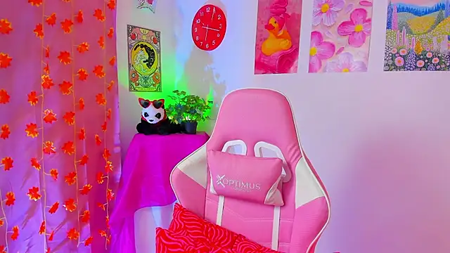 Madeline 21 online show from April 16, 12:16 pm