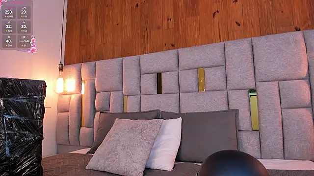 camilaa smith  online show from March 21, 7:41 pm