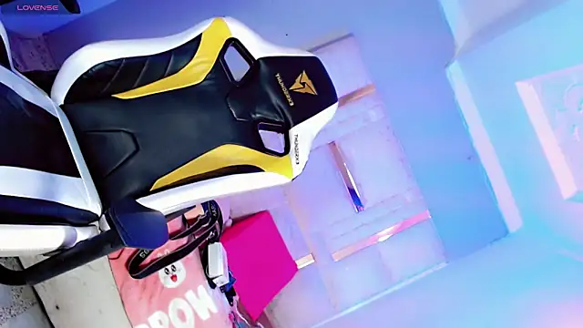 Sophiaa doll  online show from April 15, 4:24 am