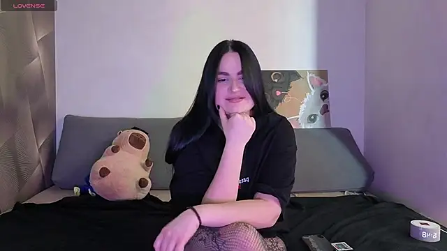 anglickes online show from March 8, 1:37 pm