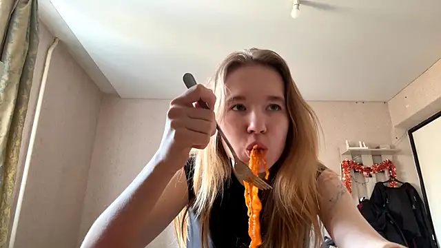 LeomaJee online show from April 14, 11:21 am