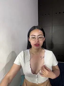 Anni Rose online show from April 16, 9:20 am