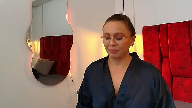  Monaliza  online show from April 3, 1:42 pm