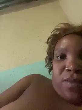 friendlybitch22 online show from April 16, 4:46 am