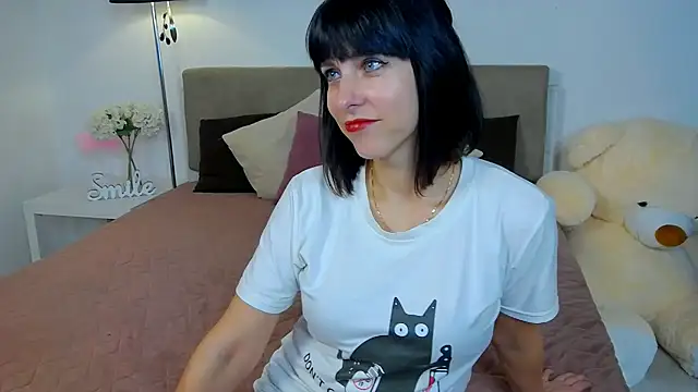 HeidieRaven online show from April 15, 12:49 pm