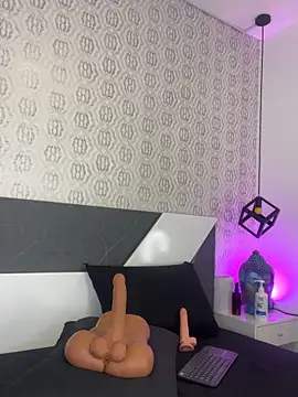 Lulu Mei  online show from April 28, 11:36 am