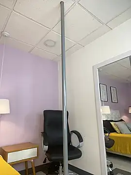 Cataleyaa23 online show from April 2, 8:28 pm